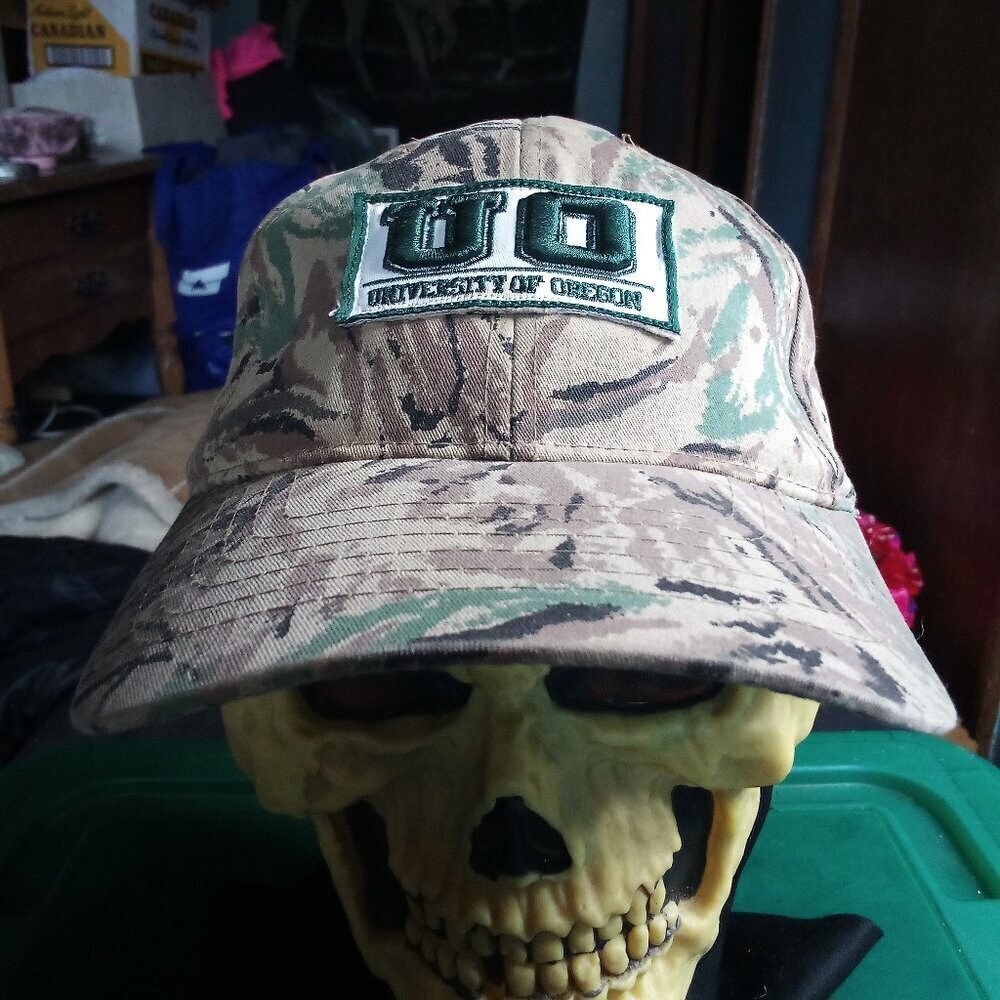 Vintage Oregon Ducks Camouflage Strap Hat Cap